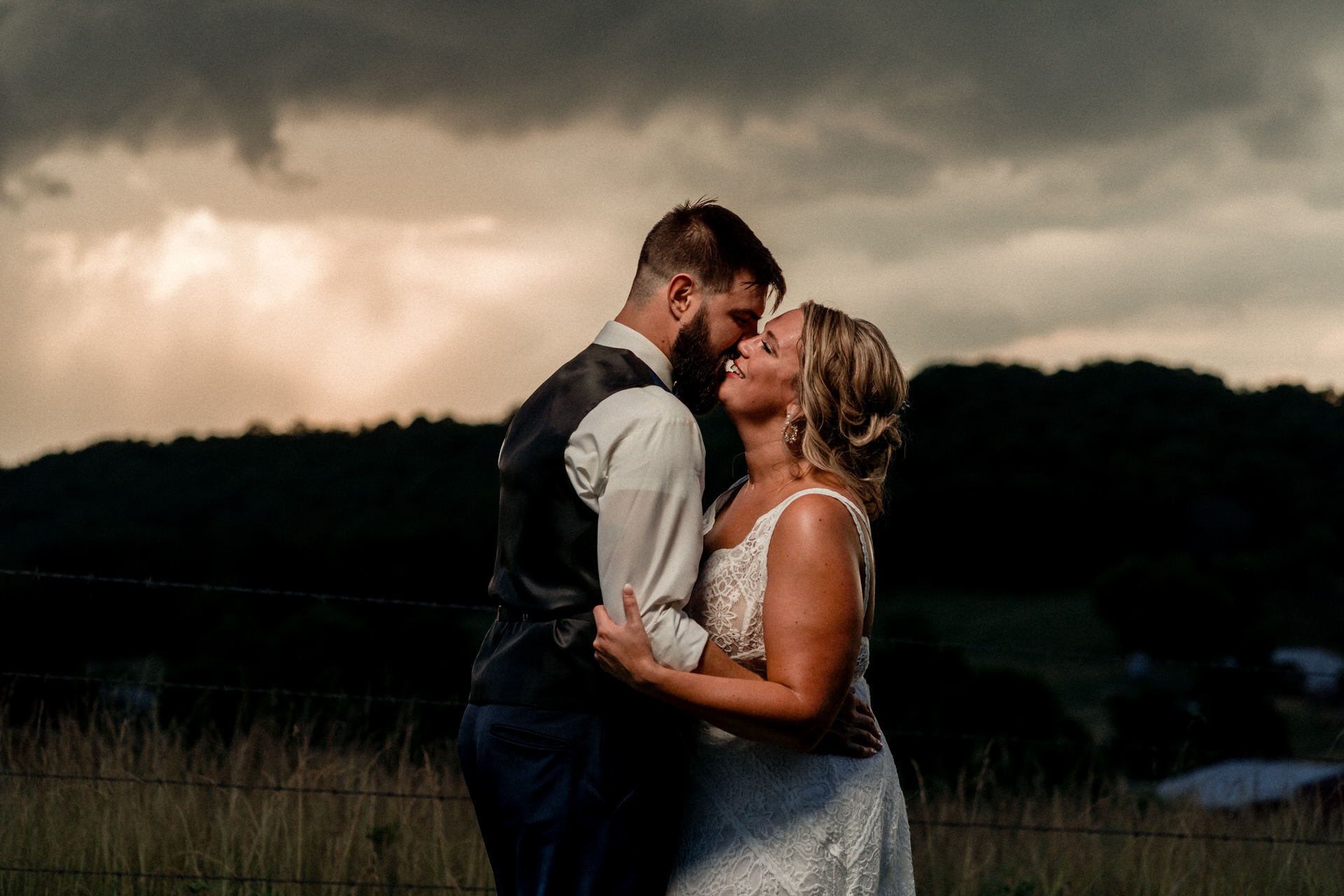 Little Piney bride and groom at little piney lodge